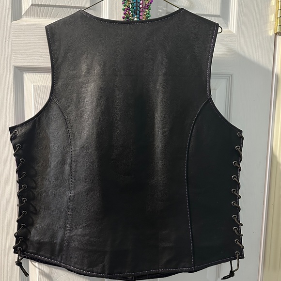 Leather vest with purple paisley liner - Picture 2 of 9